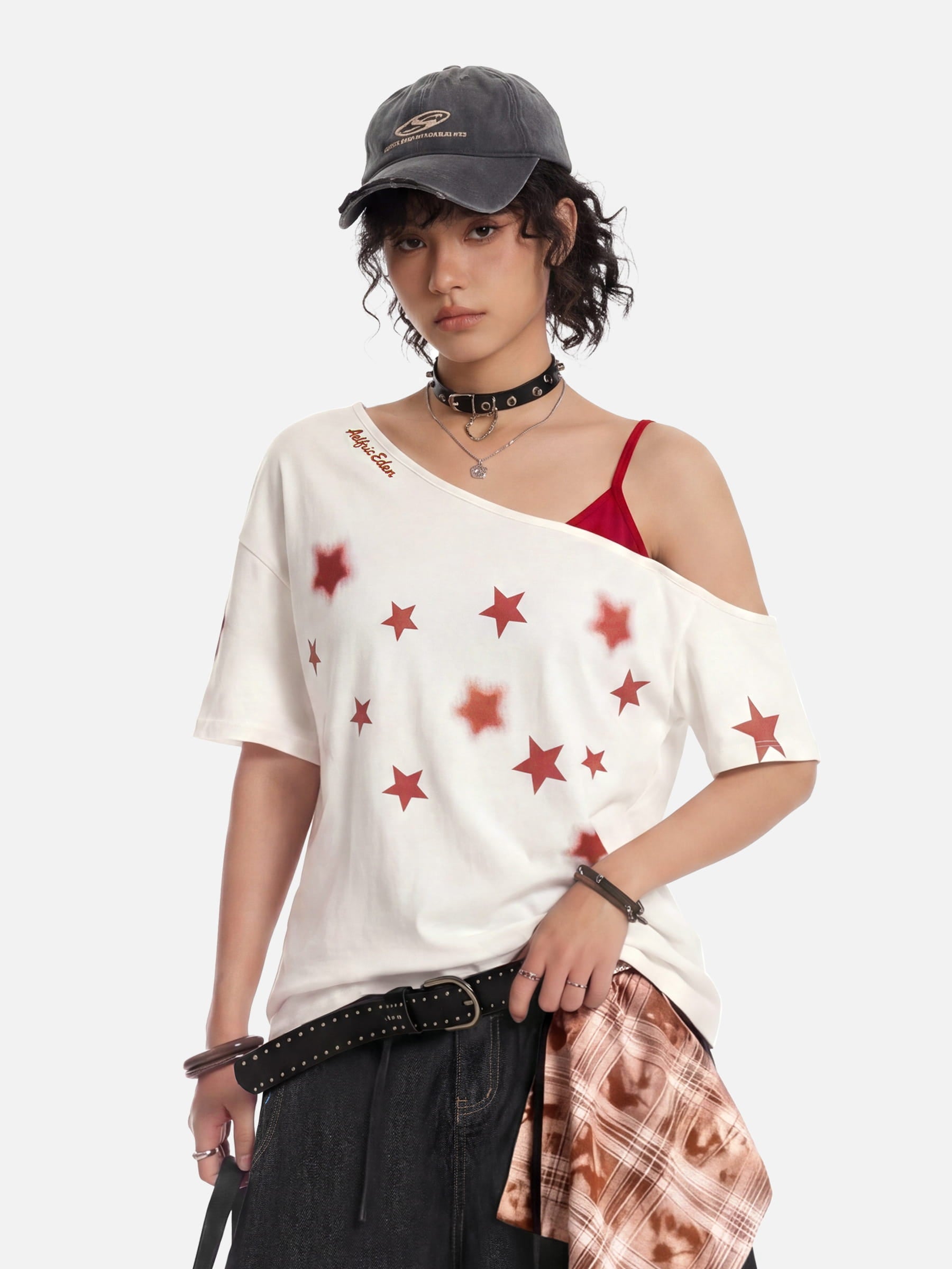 Aelfric Eden Star Graphic Off-The-Shoulder Tee