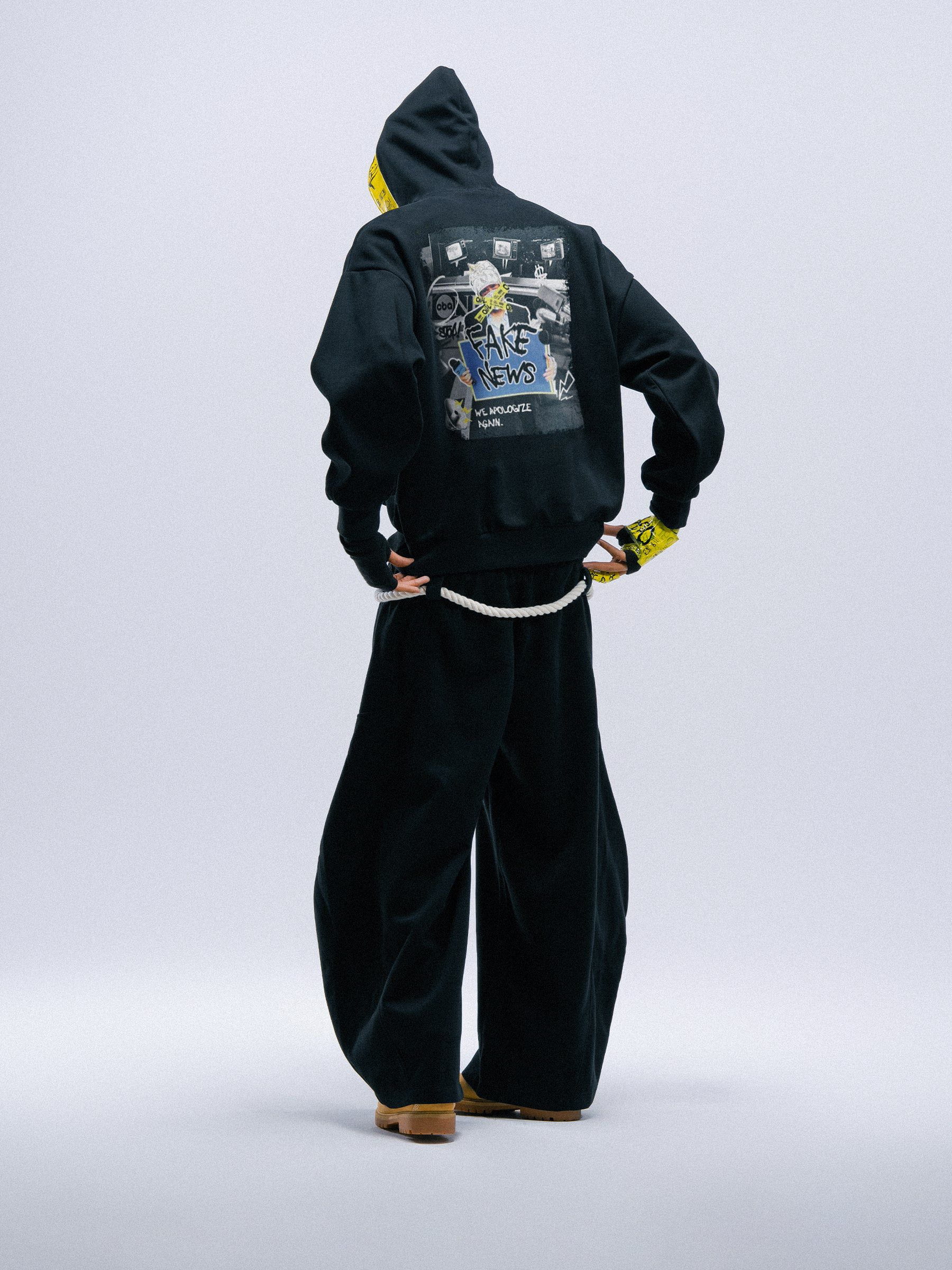 Alternative view of [Complexcon] Oial Tape Hoodie