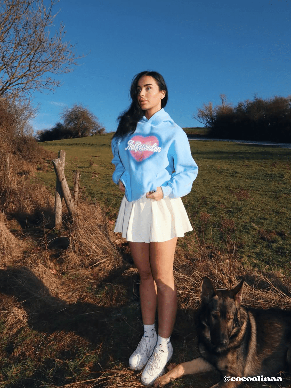 Aelfric Eden Dip Dye Heart Graphic Pullover Hoodie